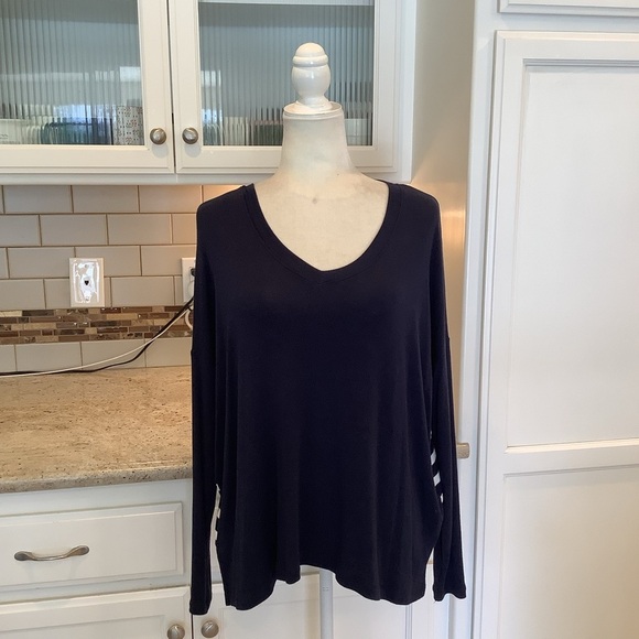 Cabi Navy Blue & White Stripes Lightweight Top Size Medium EUC Lighthouse Tee - Picture 1 of 10